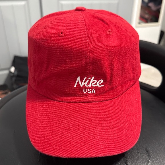 Other - vintage red Nike USA cap featuring classic cursive script embroidery - OS